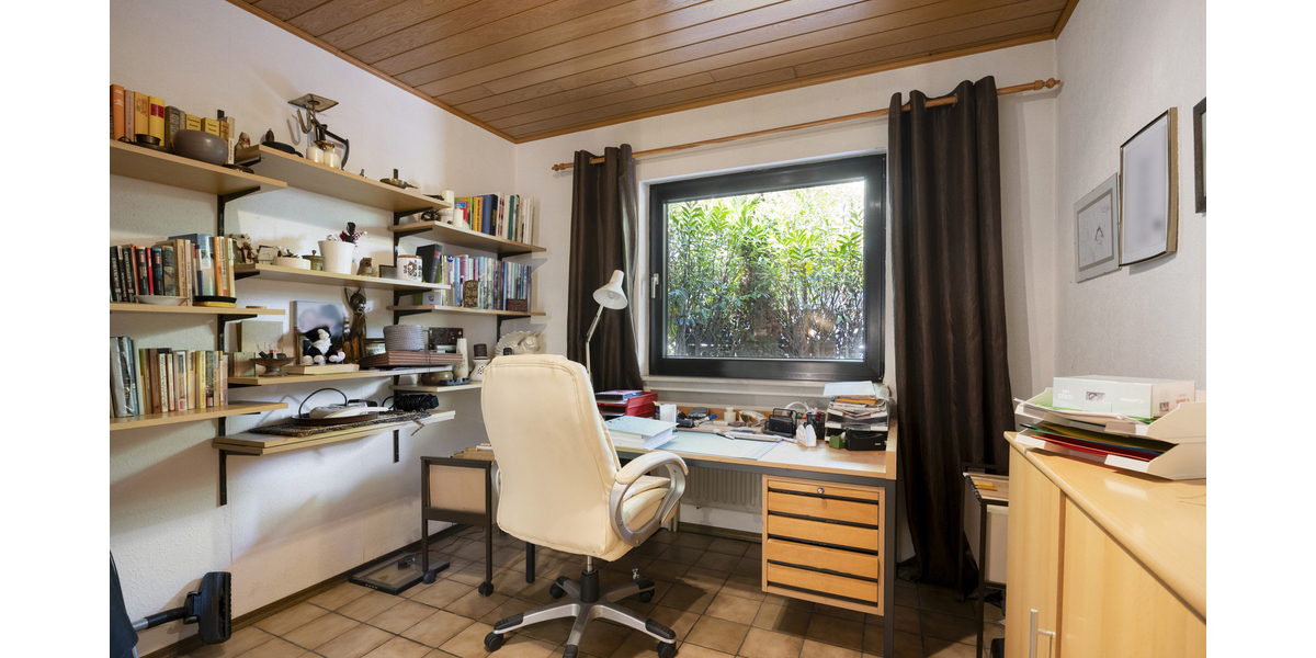 Büro EG